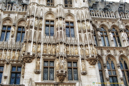 Statues on the Town Hall facade